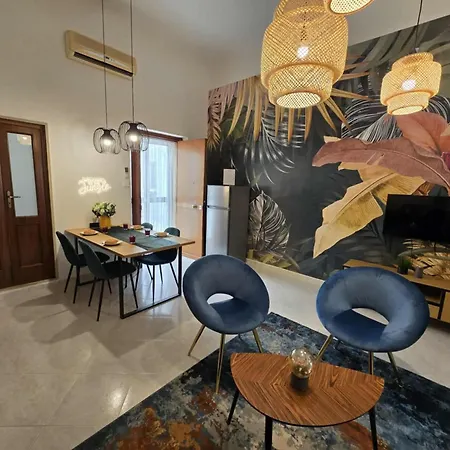 Bella Big For Maximum 8 People With Free Air Conditioner And Balcony Апартаменты *